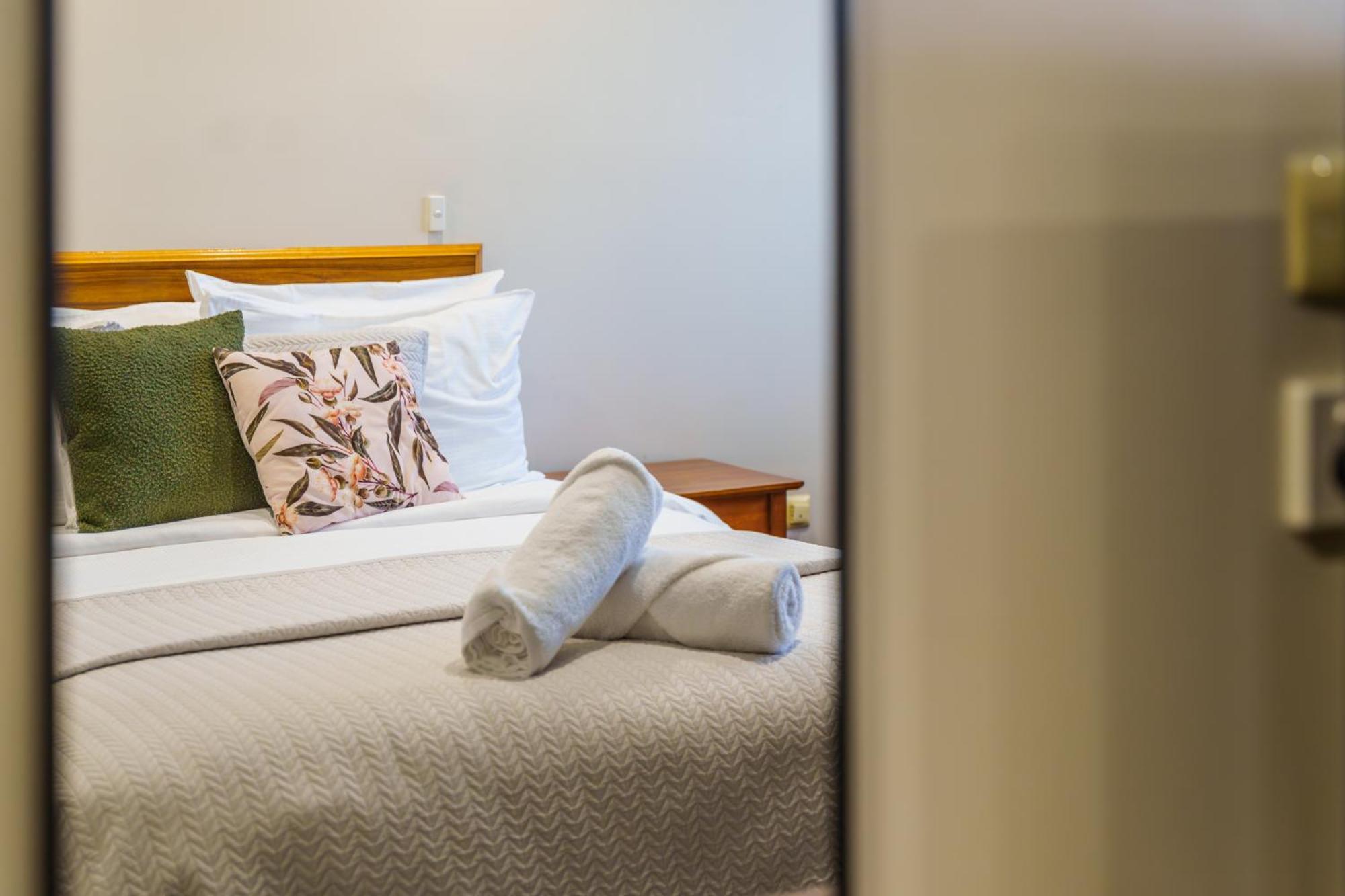 Roydons Motor Inn Тамуърт Екстериор снимка