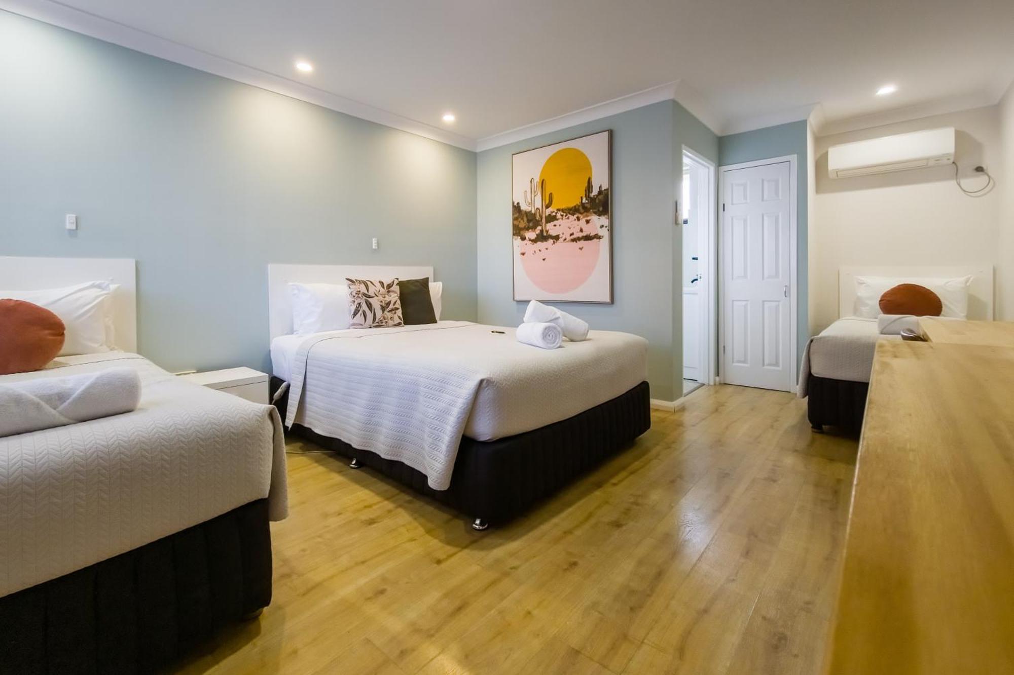 Roydons Motor Inn Тамуърт Стая снимка