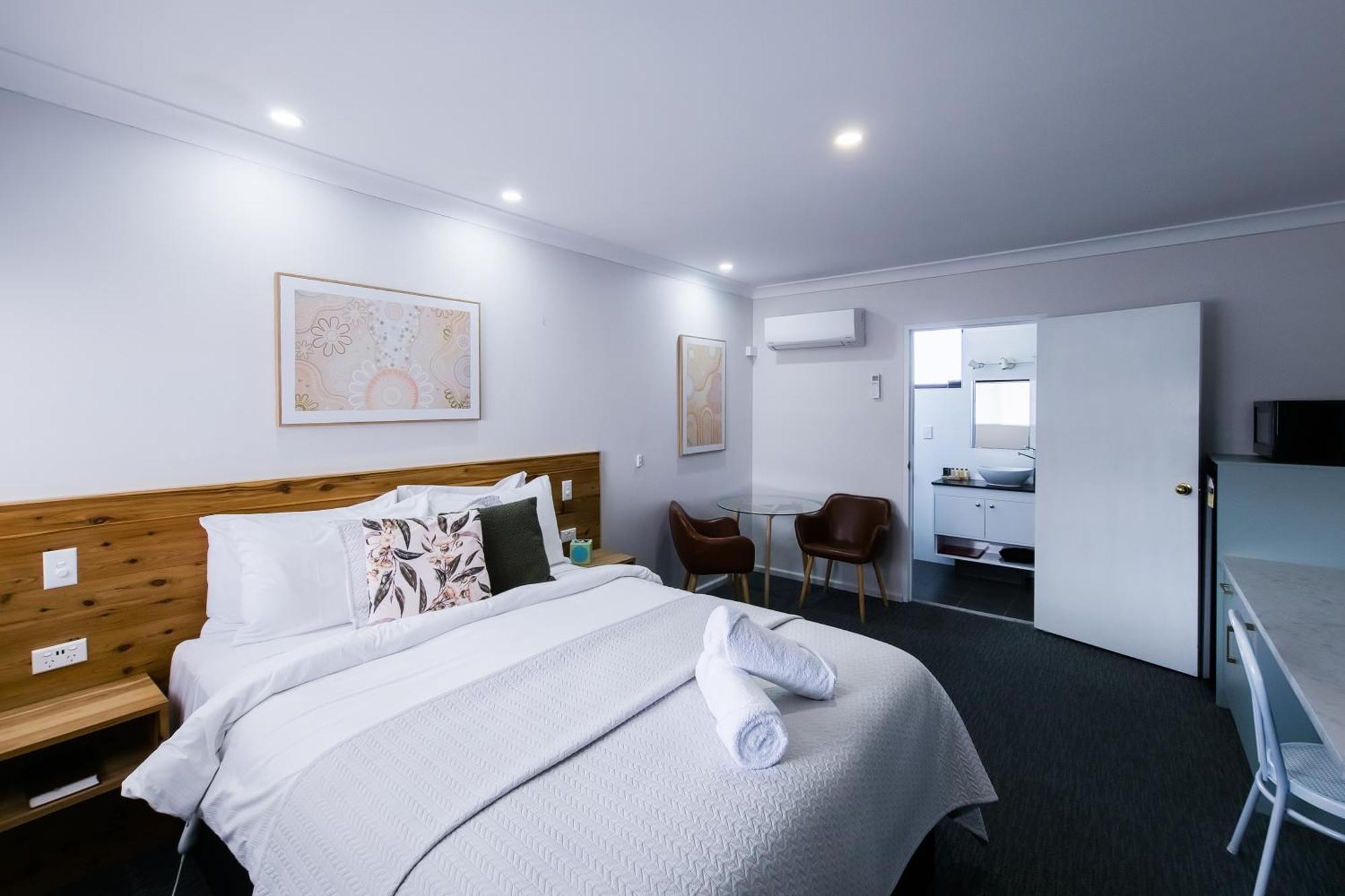 Roydons Motor Inn Тамуърт Екстериор снимка