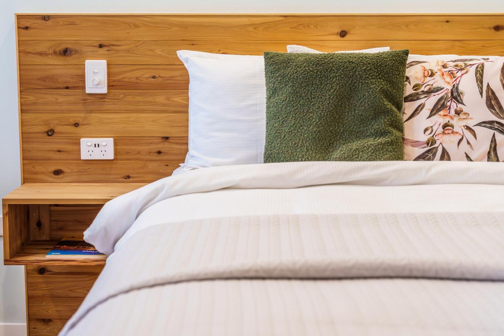 Roydons Motor Inn Тамуърт Екстериор снимка